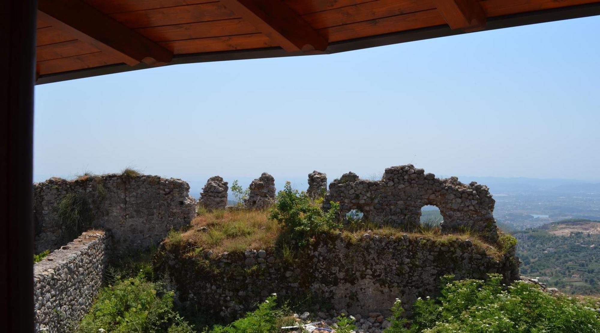 מלון The House Of Dollma , Inside Kruja Castle מראה חיצוני תמונה