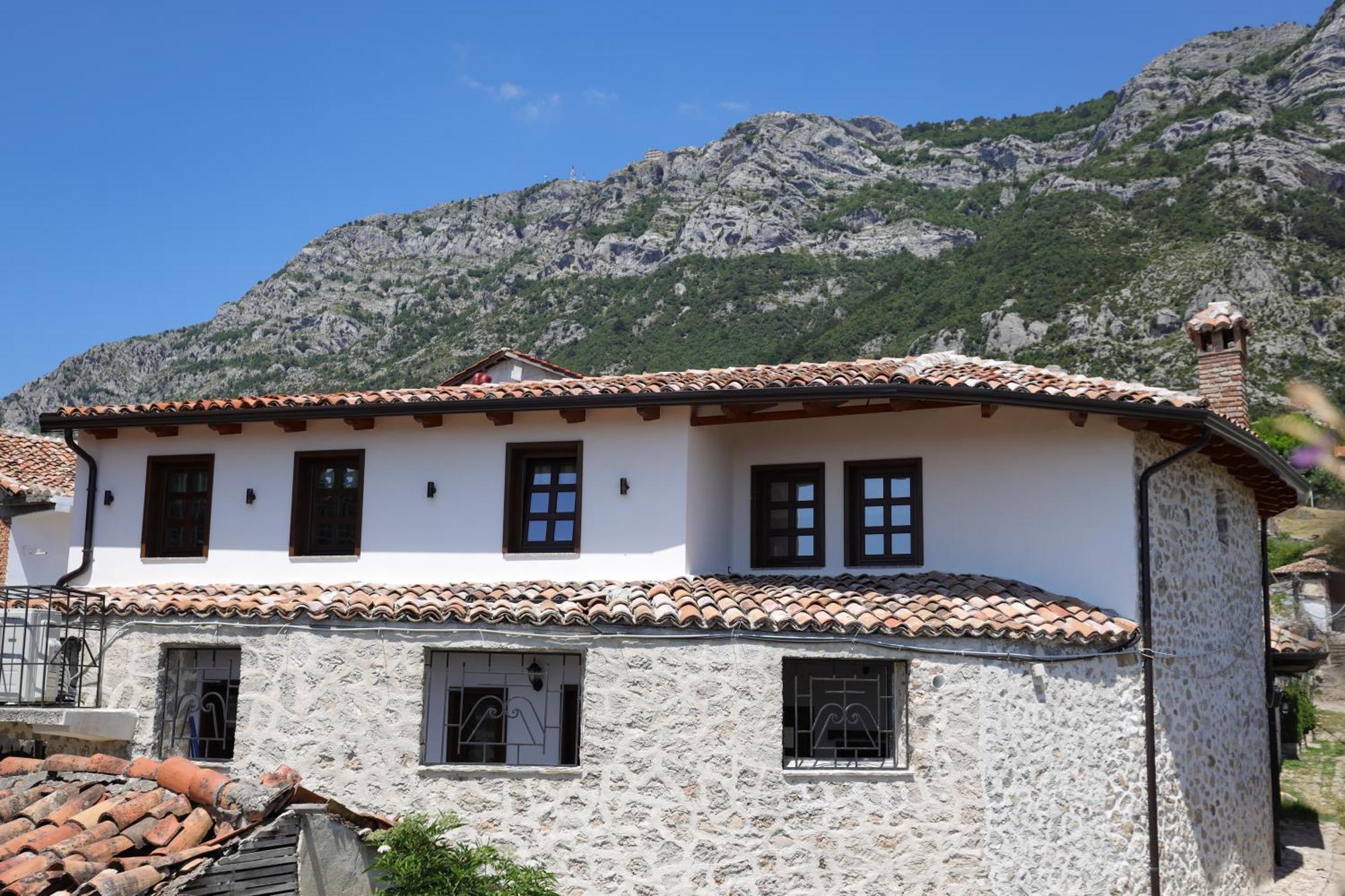מלון The House Of Dollma , Inside Kruja Castle מראה חיצוני תמונה
