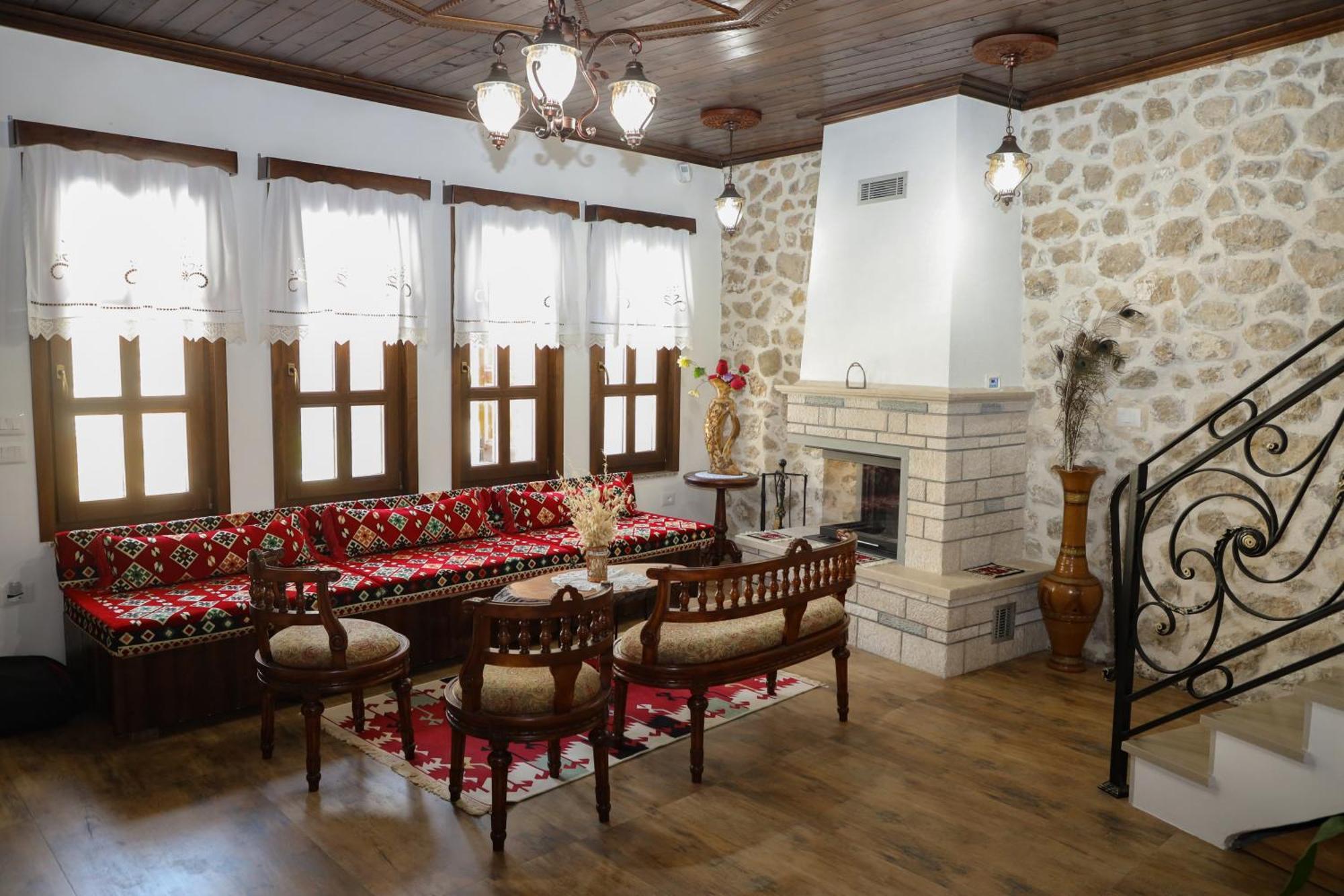 מלון The House Of Dollma , Inside Kruja Castle מראה חיצוני תמונה
